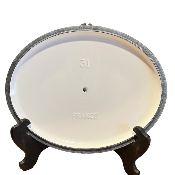 Lid Only-Le Creuset Dutch Oven (no. 31) (6.75 quart, off-white with silver knob) - Picture 3 of 6